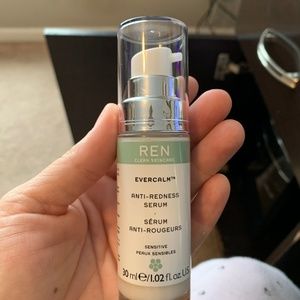 REN CLEAN SKINCARE Evercalm Anti-Redness Serum